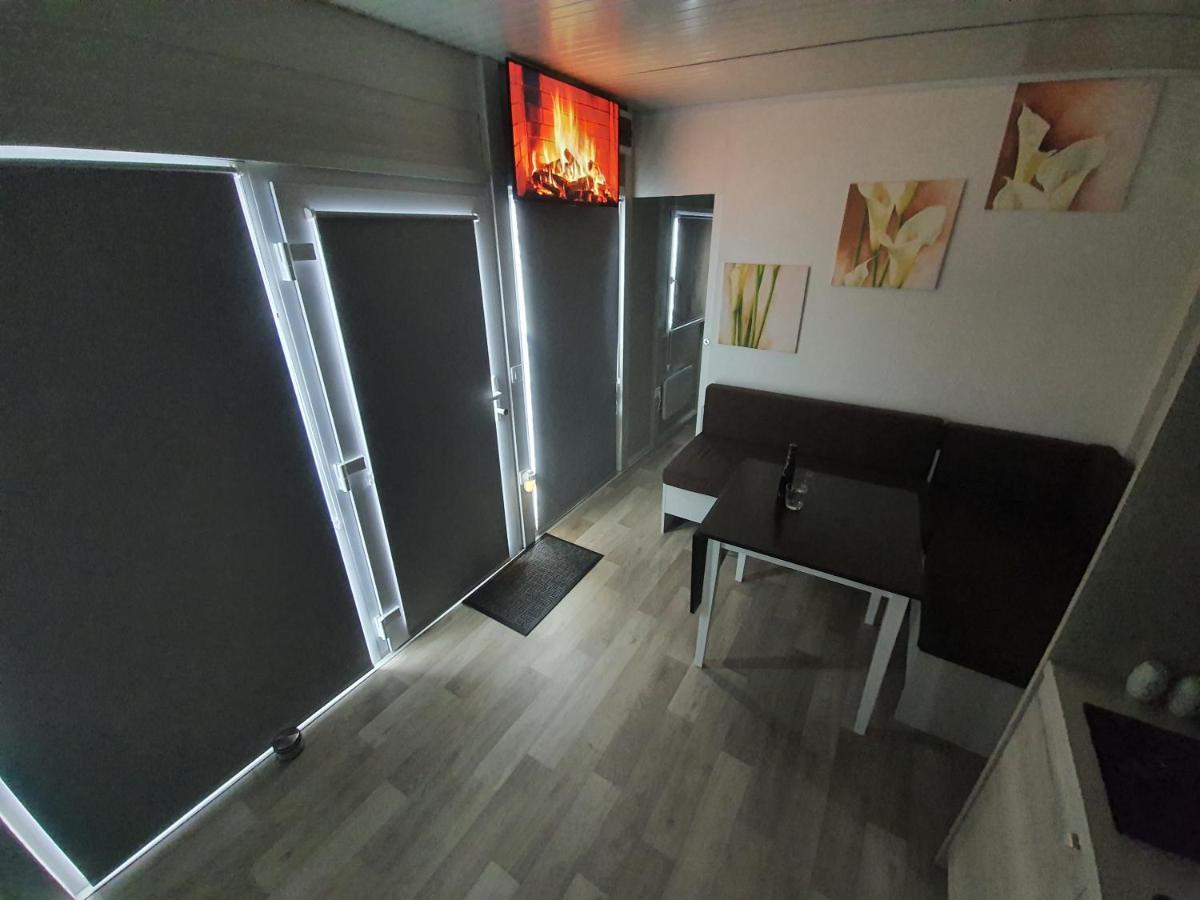 Trebnje Roof Apartment Art-Pe מראה חיצוני תמונה